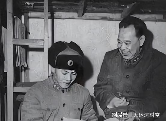 南京股票配资 军区政委反对领导在家办公，对着副司令：谁知道文件的圈谁画的？