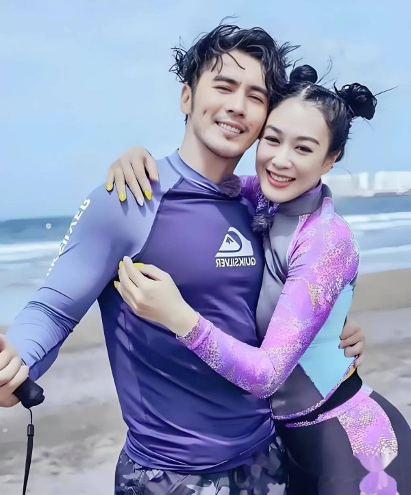 国家允许的配资平台 钟丽缇拼四胎背后真相！张伦硕科技干预引争议，代孕传闻遭封杀警告